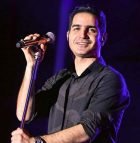 دانلود آهنگ محسن یگانه بازم بخند Mp3