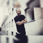 دانلود آهنگ اشوان حواست نیست Mp3